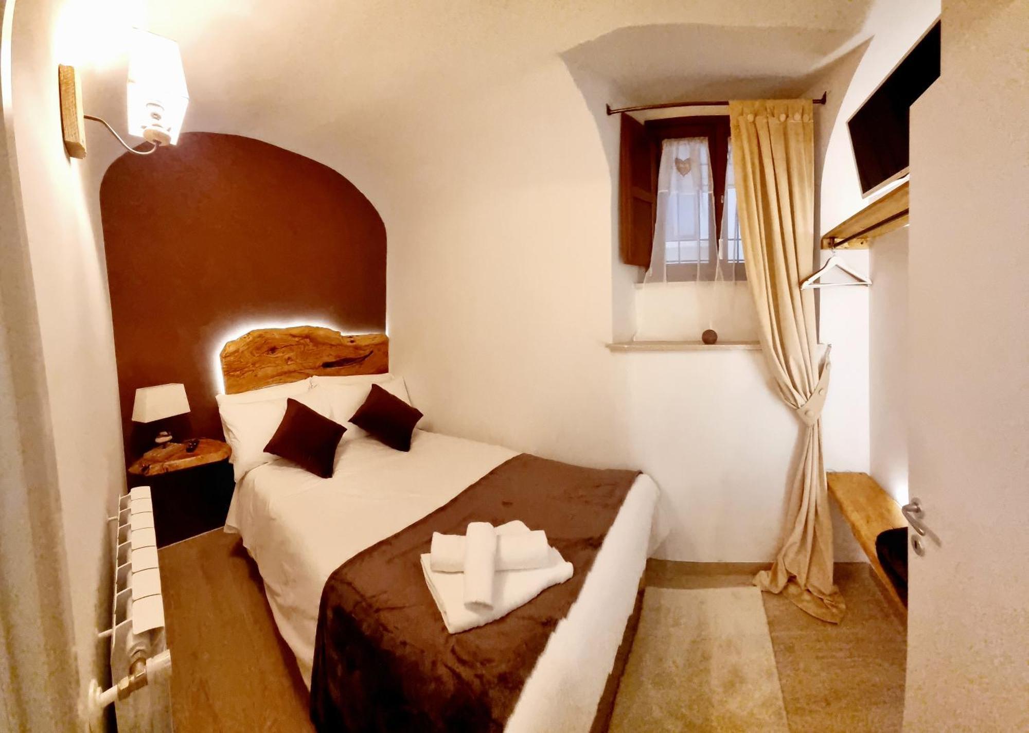 Dimora Grotta Masciarelli Hotel L'Aquila Bagian luar foto