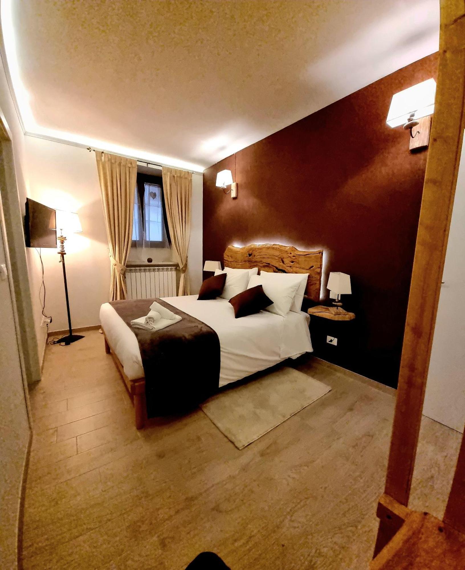 Dimora Grotta Masciarelli Hotel L'Aquila Bagian luar foto