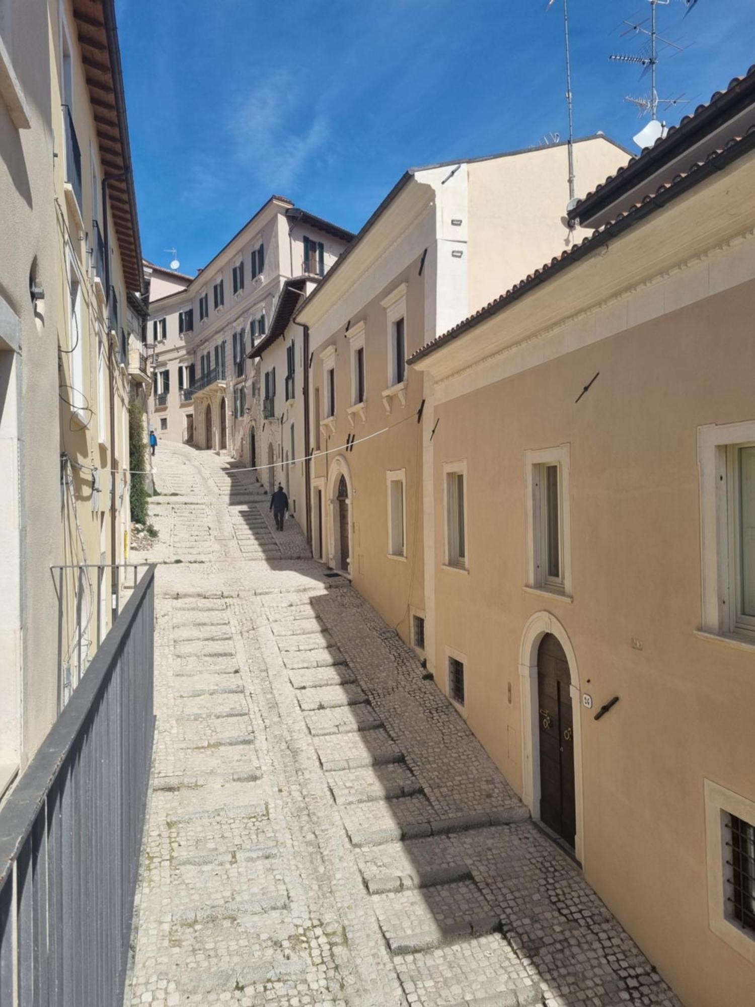 Dimora Grotta Masciarelli Hotel L'Aquila Bagian luar foto